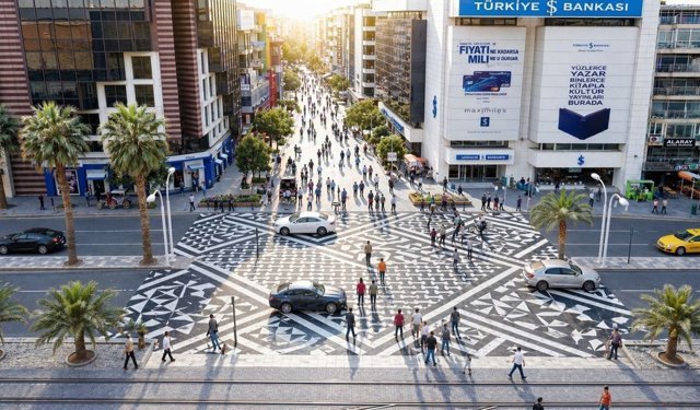 Karşıyaka İskelesi’nde üst geçit yerine ‘genişletilmiş yaya geçidi’ modeli