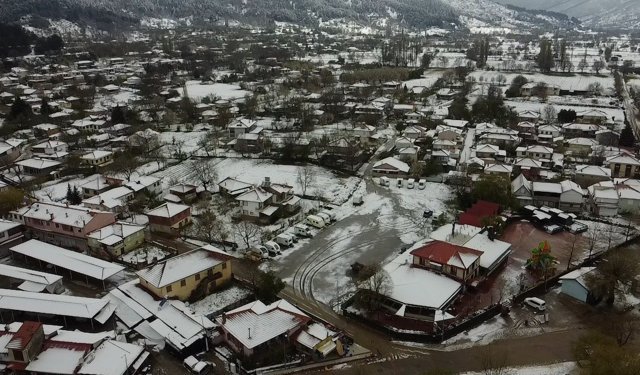 İzmir'e mayıs ayında kar yağdı