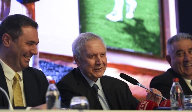 Aziz Yıldırım İzmir'de konuştu: Muhakkak şampiyon olup önümüzü açmamız lazım