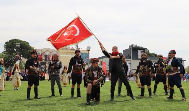 Bayındır’da 19 Mayıs coşkusu: Kutlamalar fener alayıyla son buldu