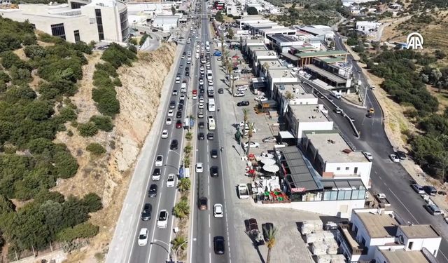 Tatilciler Bodrum'a akın etti: 4 günde 67 bin araç giriş yaptı