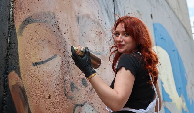 Buca’da duvarlar açık hava galerisine dönüştü