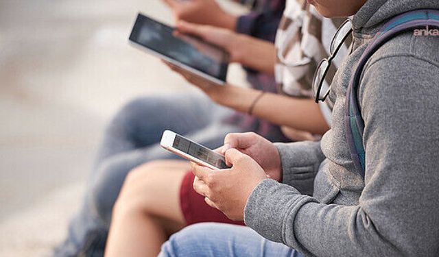 Cep telefonlarına gelen zamlar vergi tahsilatını da katlıyor