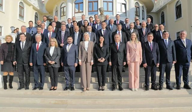 CHP’de belediye zirvesi: Başkanlar üç günlük kampa giriyor