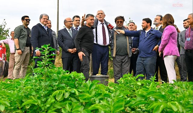 İYİ Parti Lideri Dervişoğlu Ödemiş'te üreticiyle bir araya geldi: Çiftçinin borcunu devlet kasasından ödeyeceğim