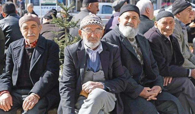 Emeklilikte ek iş dönemi büyüyor: Çalışan emekli sayısı 6 yılda 3 katına çıktı