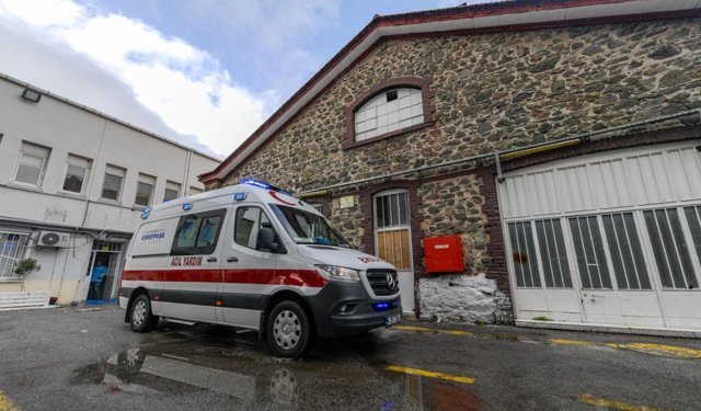 İzmir'in simge binalarından Gasilhane'ye el koyma girişimi: Polis zoruyla tahliye edilecek