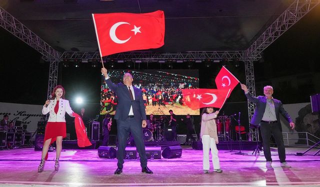Gaziemir’de 19 Mayıs coşkusu Aslı Güngör konseriyle başladı