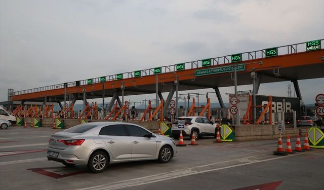 Yollarda bayram tatili hareketliliği başladı: İstanbul-İzmir Otoyolunda yoğunluk
