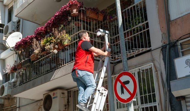 Karşıyaka’da çevre kirliliğine kameralı denetim: Anlık uyarı yapılacak