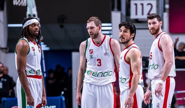 Karşıyaka ligde kalma yarışında yara aldı: TOFAŞ'a 87-78 yenildi