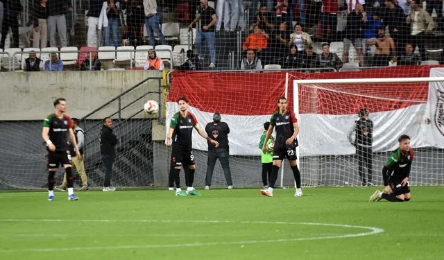 Karşıyaka’da play-off hüznü: taraftar Basatemür ile devam etmek istiyor