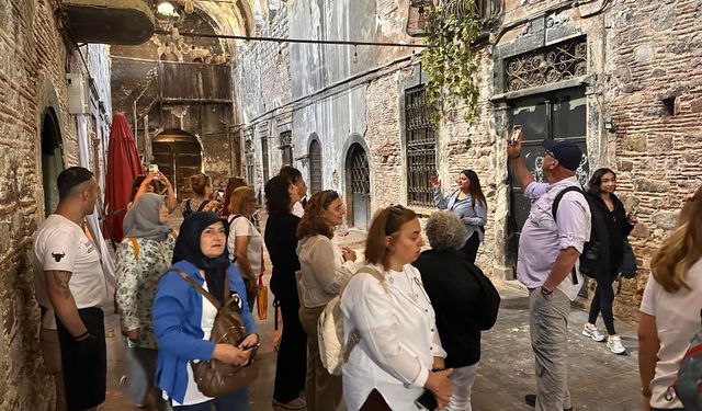 Kemeraltı Şenliği’nin yıldızı Kültürel Miras Gezileri oldu