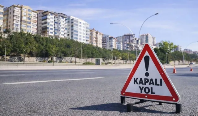 Yol çatladı... Seferihisar'a giden yol kapatıldı