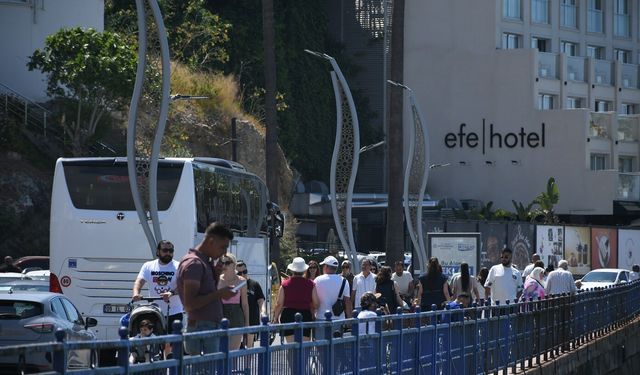 Bayram tatilinde turizmin kalbi Kuşadası'nda attı