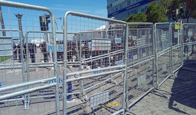 Cumhuriyet Meydanı’nda Özgür Özel hareketliliği: Yoğun güvenlik önlemleri dikkat çekti