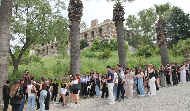 Manisalı vatandaşlardan Efes Selçuk'a gezi ziyareti