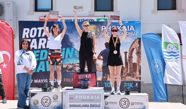 Foça Yarı Maratonu'nda 600 kişi yarıştı: Ödüller sahiplerini buldu