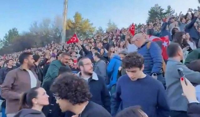 Ege Üniversitesi'ndeki palalı saldırı ODTÜ'yle karıştırıldı: Hastane önünde polis müdahalesine maruz kalmışlardı
