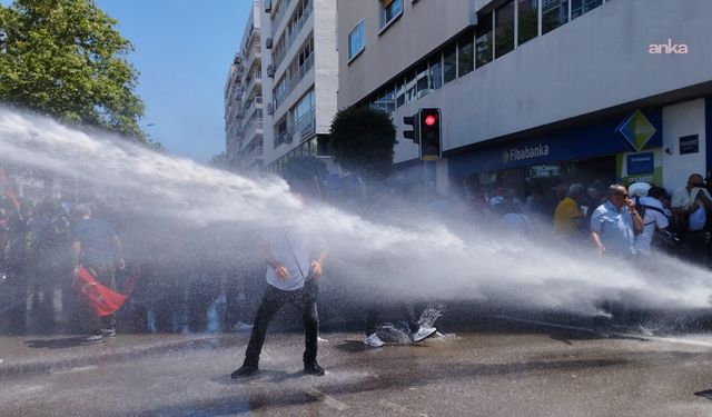 Özel'in İzmir mitinginde gözaltına alınan 2 kişi adliyeye sevk edildi: İzmir Barosu'ndan çağrı
