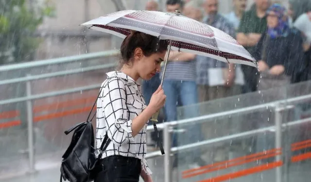 Meteoroloji uyardı: Sıcaklık düşüyor, sağanak yağış geliyor!