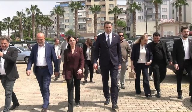 CHP'li Özcan İzmirlinin dertlerine ortak oldu: 8 kez varlıkla barışacağınıza bir kez yoksullukla savaşsaydınız