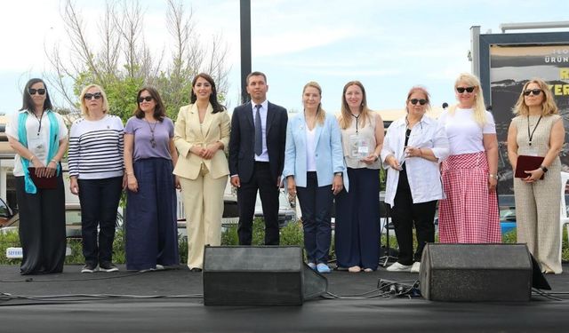 Seferihisar’da Üçüncü Yaş Üniversitesi dönem sonu coşkuyla kutlandı
