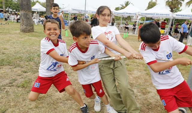 Seferihisar'da 19 Mayıs kutlamaları... Gençler doyasıya eğlendi