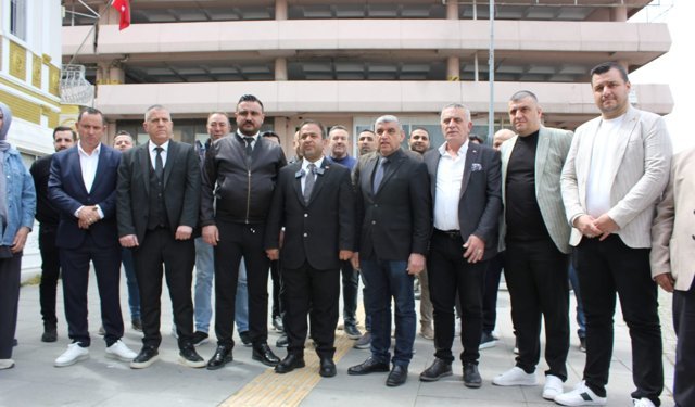 Kemeraltı esnafından Tugay'a 'takım elbiseli' yanıtı: İt uğursuz değiliz!