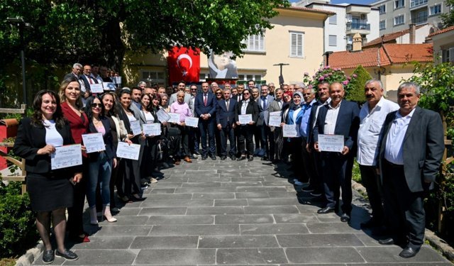 Bornova'da muhtarlar mezun oldu!