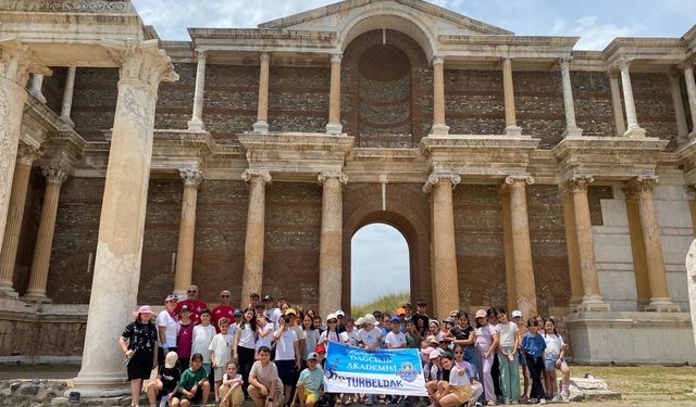 TURBELDAK, minik doğaseverleri Sardes Antik Kenti’nde antropologla buluşturdu