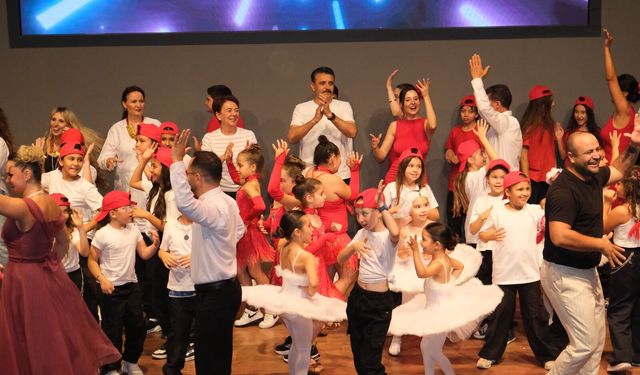 Dikili’de 7’den 70’e sanat coşkusu