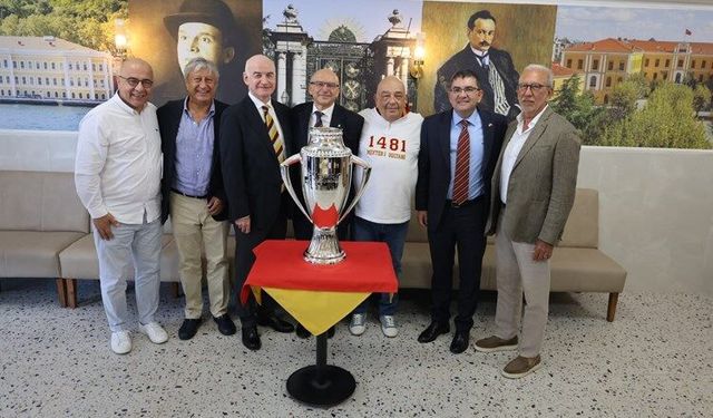 Galatasaraylılar kutlama yaptı… Süper Lig kupası İzmir’e geldi