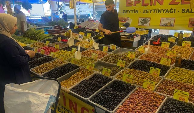 İzmir'de pazar fiyatları aldı başını gidiyor... Vatandaş da esnaf da muzdarip