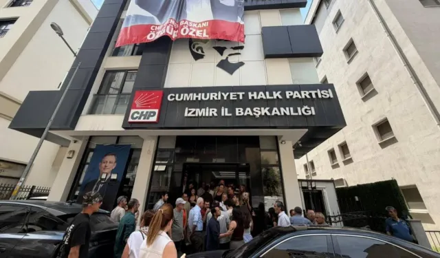 CHP İzmir’in sancılı tarihi: Kimler geldi, kimler geçti?