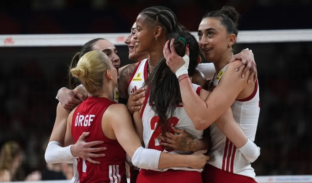 A Milli Kadın Voleybol Takımı Ankara’da namağlup: Ay-yıldızlılar 4’te 4 hedefinden şaşmadı!