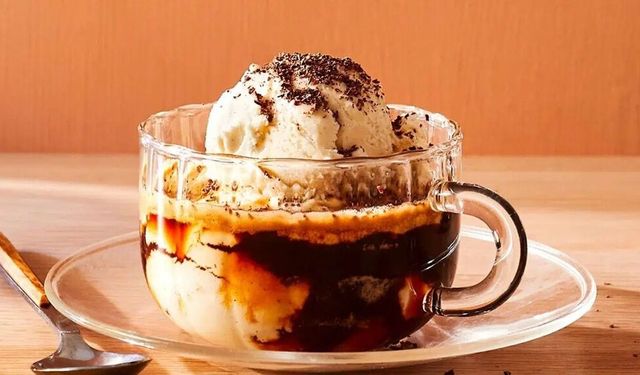 Sıcak espresso, soğuk dondurma… Evde affogato nasıl yapılır?