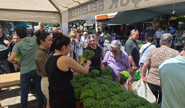 Selçuk’ta Çevre Günü hediyeli kutlandı