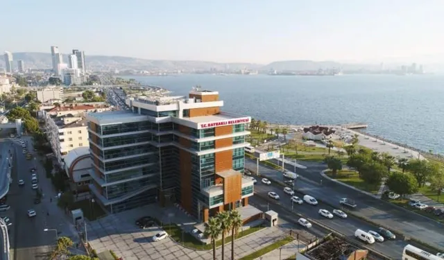 Bayraklı Belediyesi’nden araç filosu hamlesi: Eski araçlar hurdaya, yenileri sahaya çıkacak