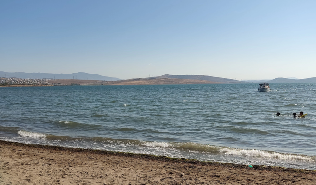 İzmir’de denizde aile dramı: 2 çocuğun durumu ağır
