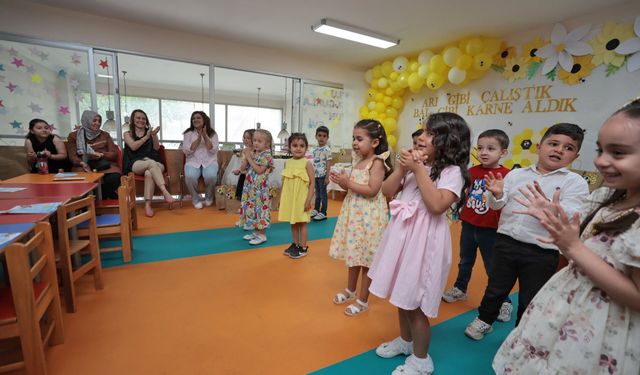 Konak’ta miniklerin karne heyecanı