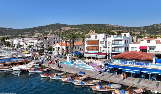 Foça'da sanat ve sporla iç içe bir yaşam
