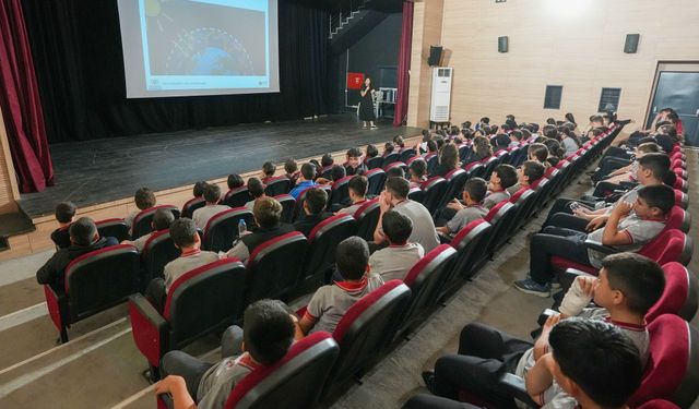 Gaziemir Belediyesi’nden 5 bin 486 öğrenciye geri dönüşüm eğitimi
