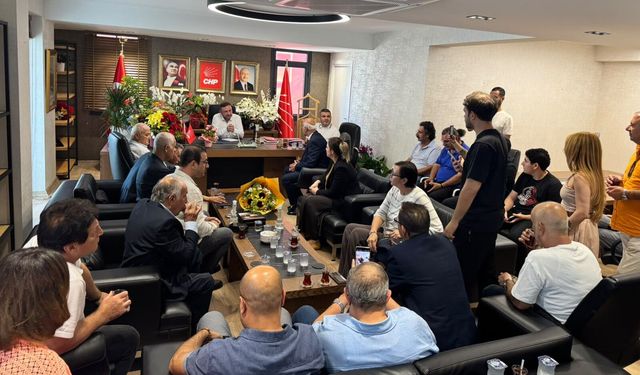Gümrükçü: CHP'yi kendi evi gibi gören tüm üyelerimizle omuz omuzayız