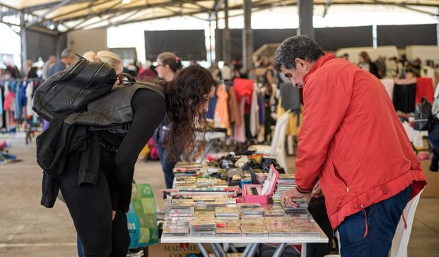İzmir'de bütçe dostu rota: Hatay İkinci El Pazarı'nda neler var?