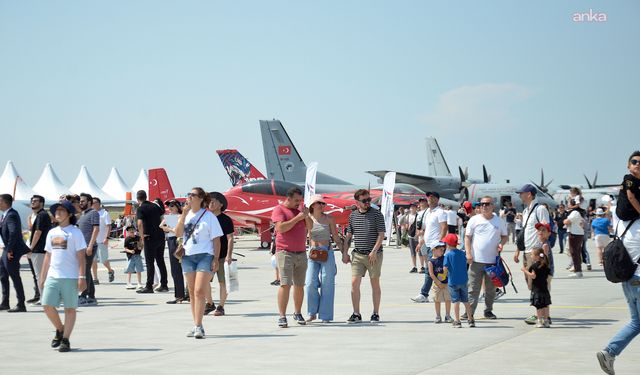 İzmir'de öğrenci ve velilerden Havacılık ve Gençlik Festivali'ne yoğun ilgi