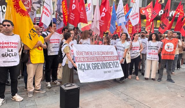 İzmirli öğretmenlerden Ankara'daki meslektaşlarına destek