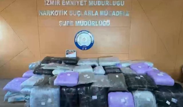 İzmir’de zehir tacirlerine darbe: 371 kilo yasaklı madde ele geçirildi