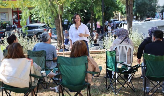 Başkan Kınay YKS gerginliğini velilerle yaşadı… Oğlu sınava girdi