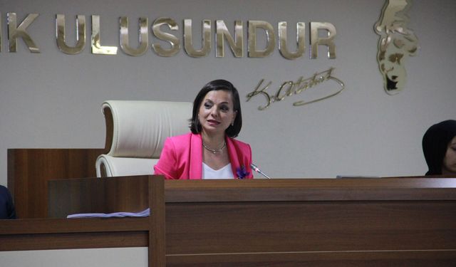 Karabağlar meclisinde kentsel dönüşüm polemiği... Kınay: Burası kişisel şov alanı değil